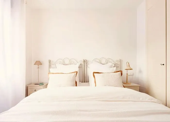 Bright Ideal For Long Lejlighed