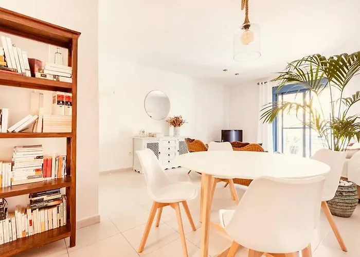 Apartment Bright Ideal For Long